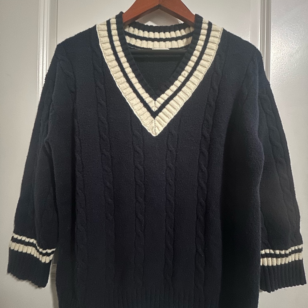 GU Women Preppy Style Navy V-Neck Sweater